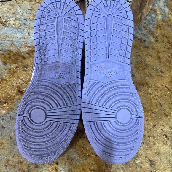 Jordan 1 size 7 - Picture 8 of 9